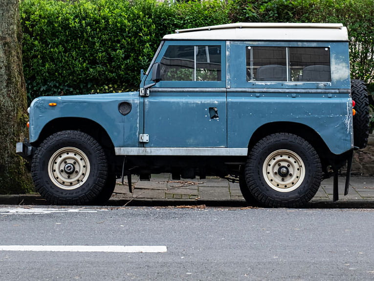 Restauration personnalisée Land Rover Defender