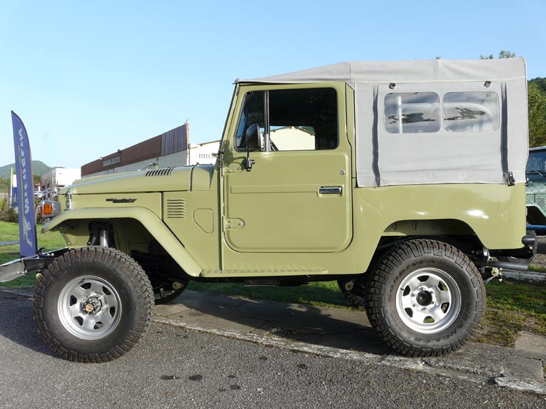 upcycling Toyota BJ 42 bache restauration