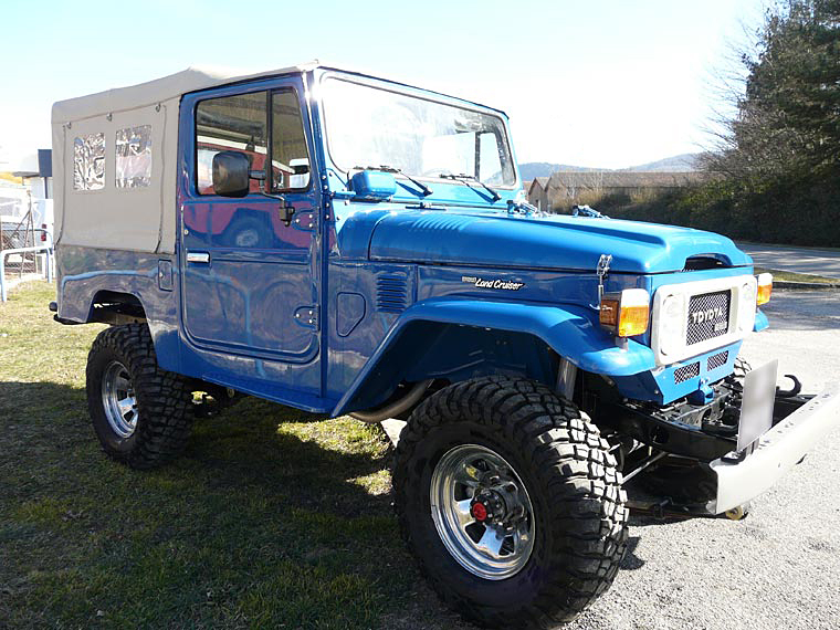 Toyota serie 4 BJ 42 apres restauration