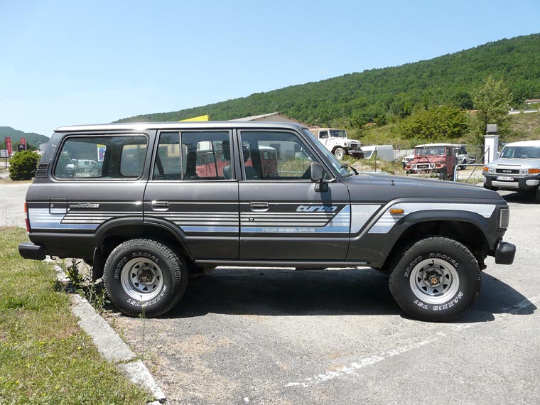 Toyota HJ 61 Station Wagon à restaurer