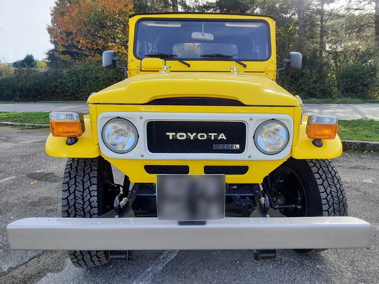 Toyota BJ 40 jaune après restauration