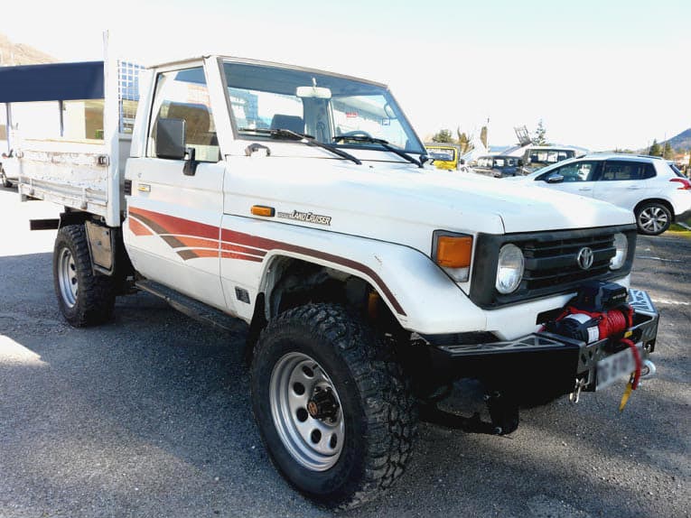 Toyota HZJ 75 révisé en bon etat