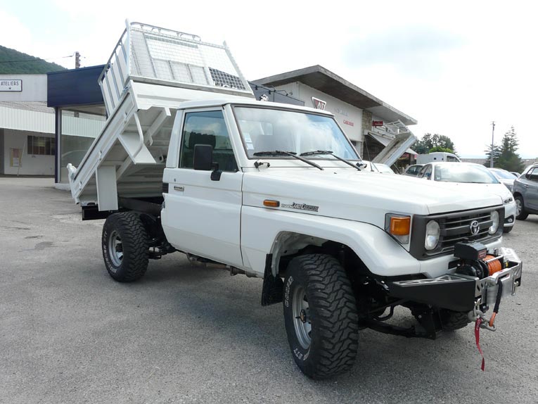 Restauration Toyota HZJ 75 occasion