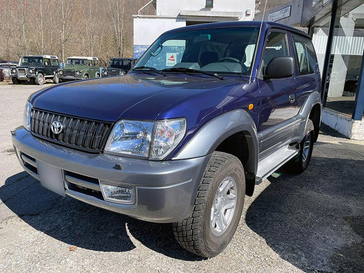 Toyota Land Cruiser KZJ 90 bleu reconditionné